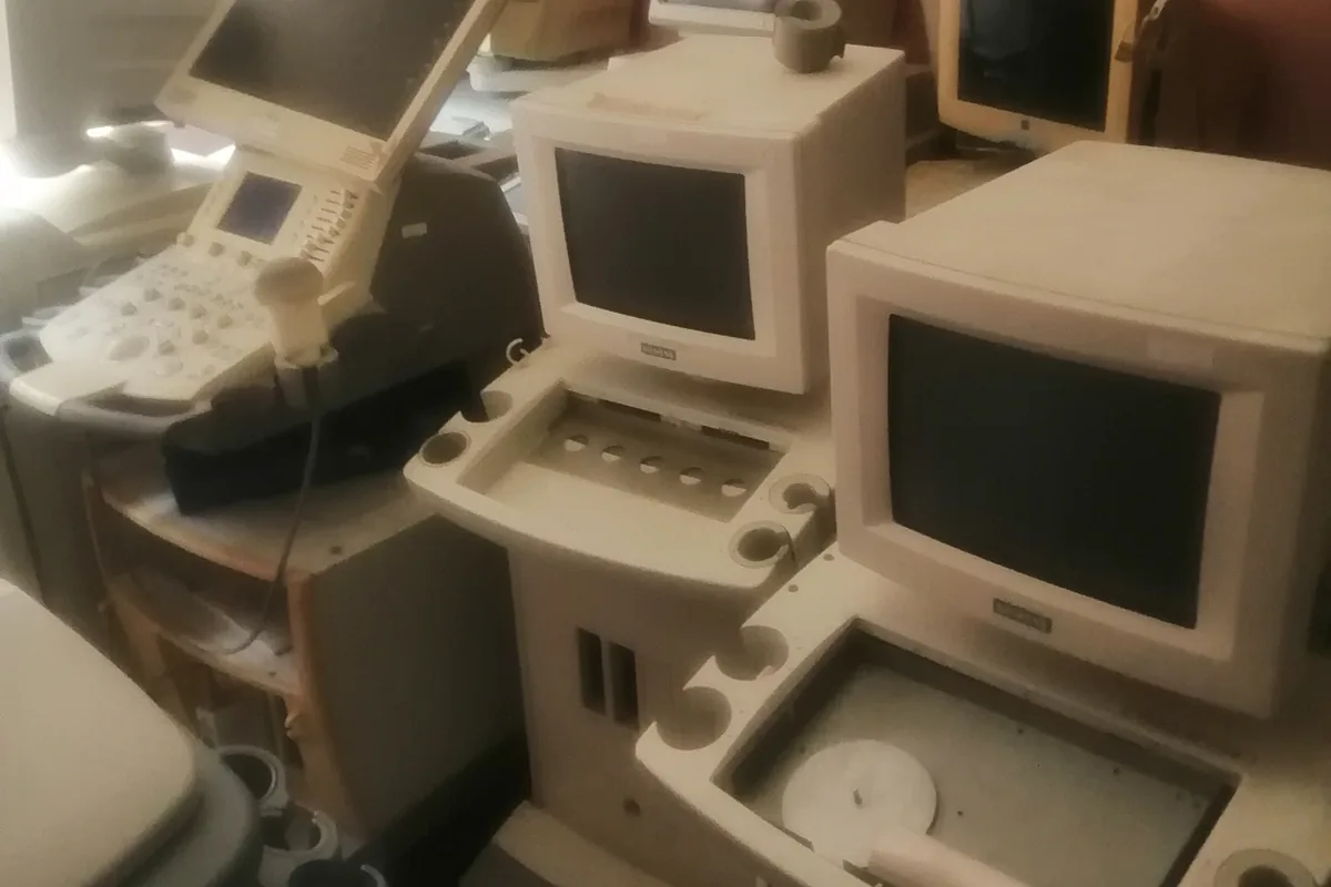 PhotoSynergy medical equipment workshop